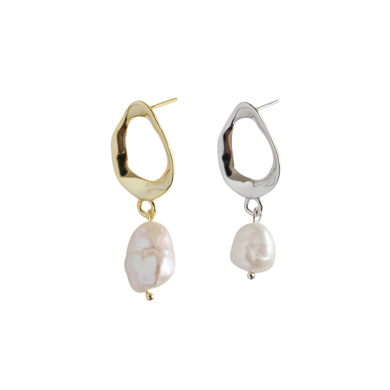 Pearl Hoop Earring Lydia