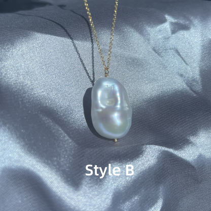 Chunky baroque pearl pendant necklace Priscilla style B studio image