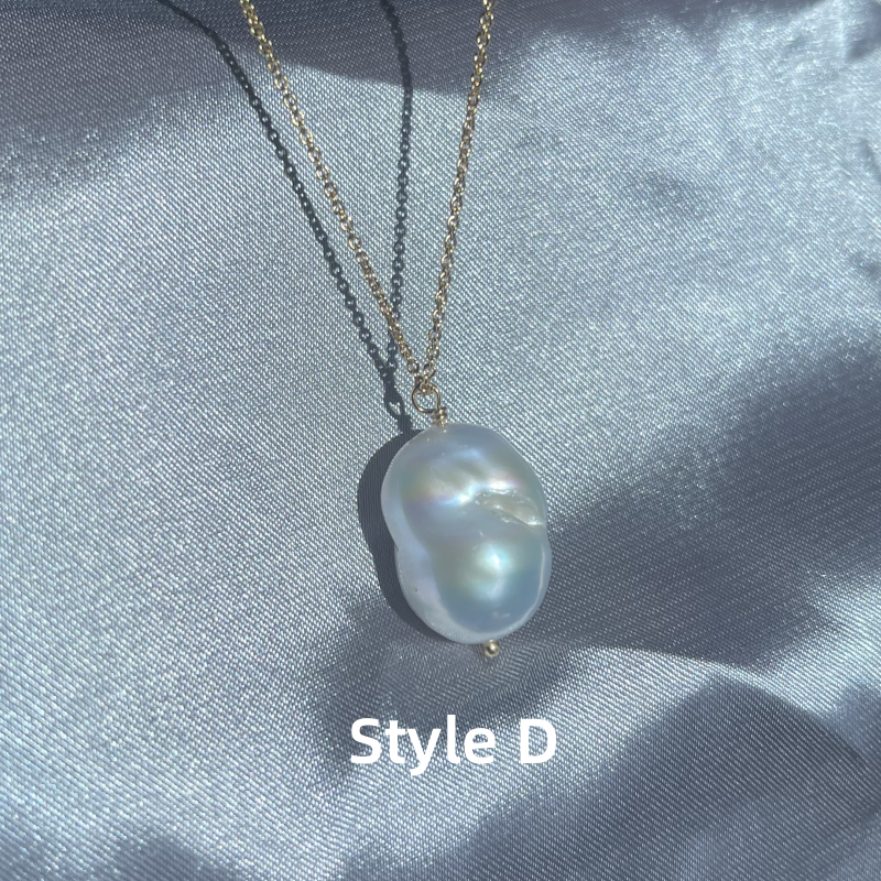 Chunky baroque pearl pendant necklace Priscilla style D studio image