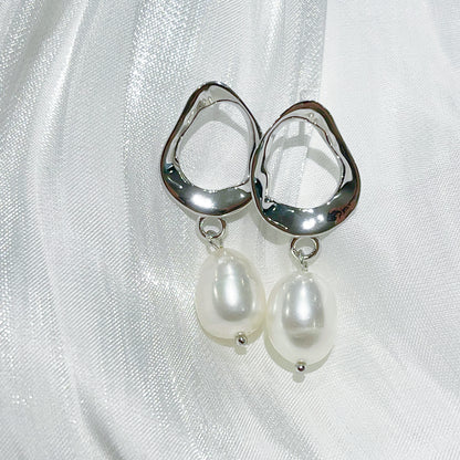 Pearl Hoop Earring Lydia