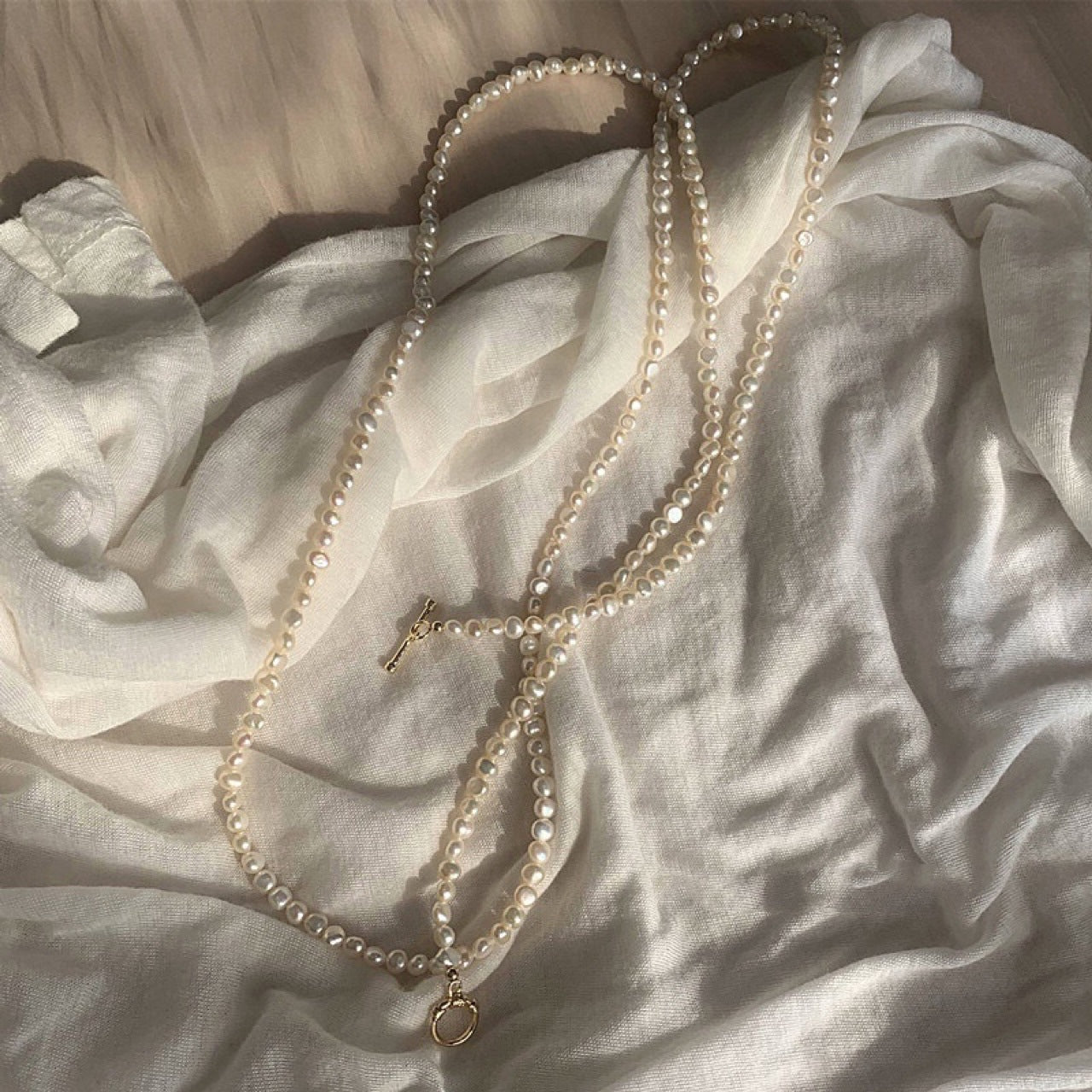 Long Baroque Freshwater Pearl Pearl Strand Kiara 5-6mm 90cm lifestyle image