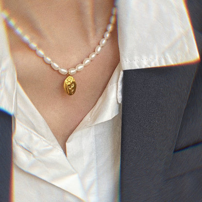 Pearl Necklace with Pendant Joyce