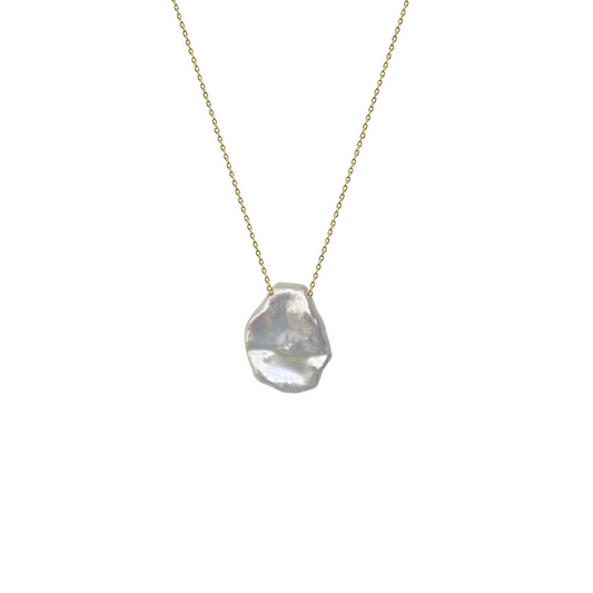 Solitude Petal Pearl Pendant Necklace Cora with white background