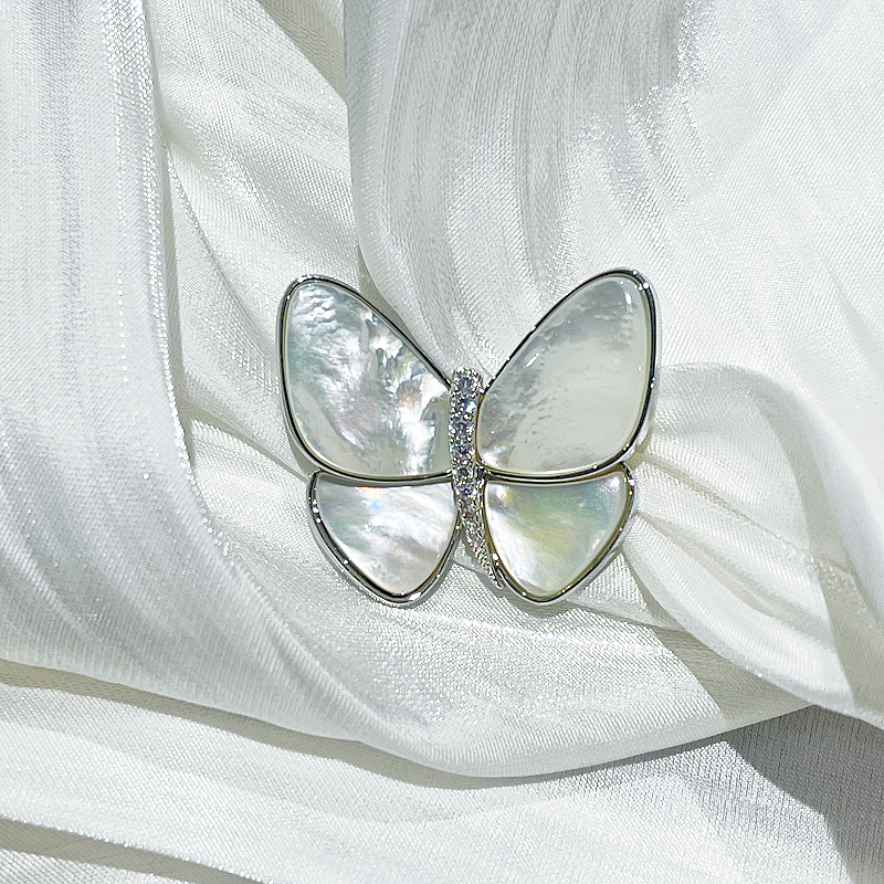 Mother of Pearl Brooch Gloria