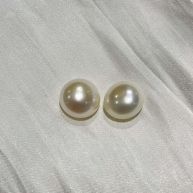 Button Pearl Studs Gaby