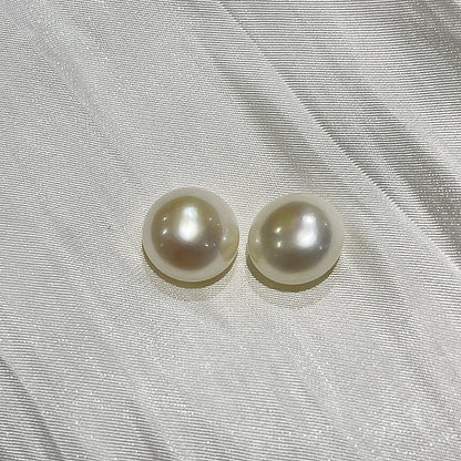 Button Pearl Studs Gaby