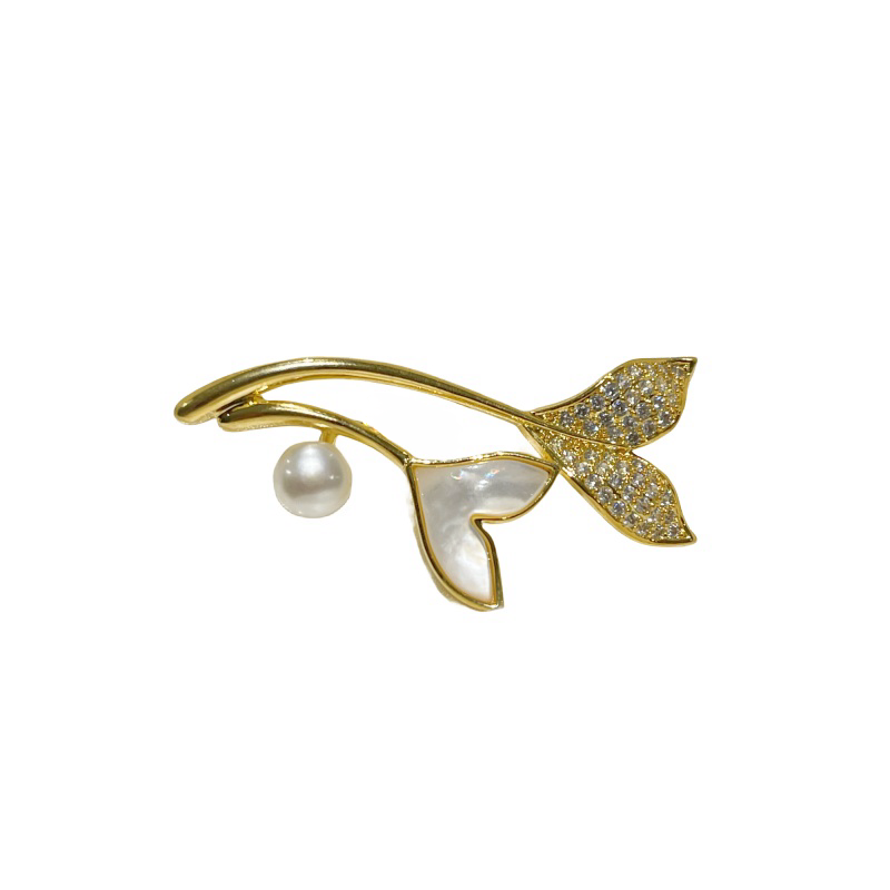 Pearl Brooch Nerissa